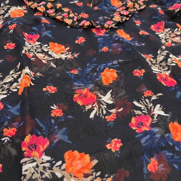 French Connection Sheer Floral Top EUC - Picture 3 of 7